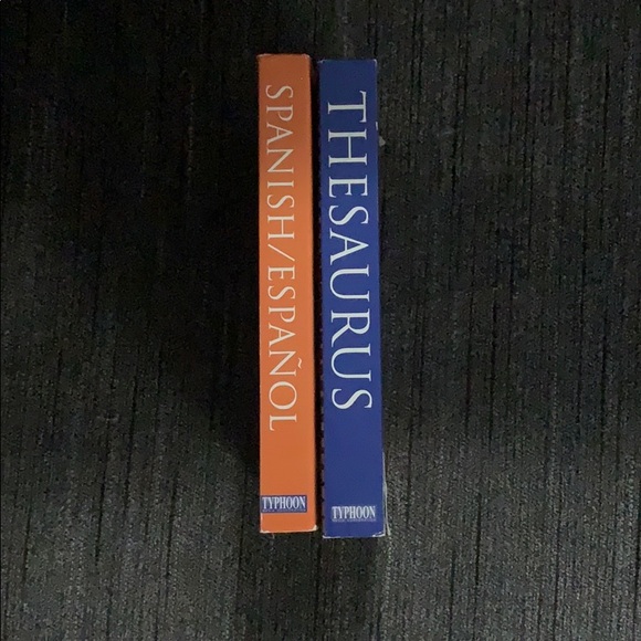 🍁5 for $10🍁 Dictionary & Thesaurus - Picture 3 of 5